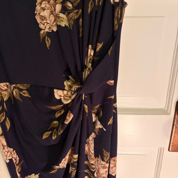 Nine Britton mid calf length patterned dress, size medium. - Picture 6 of 12